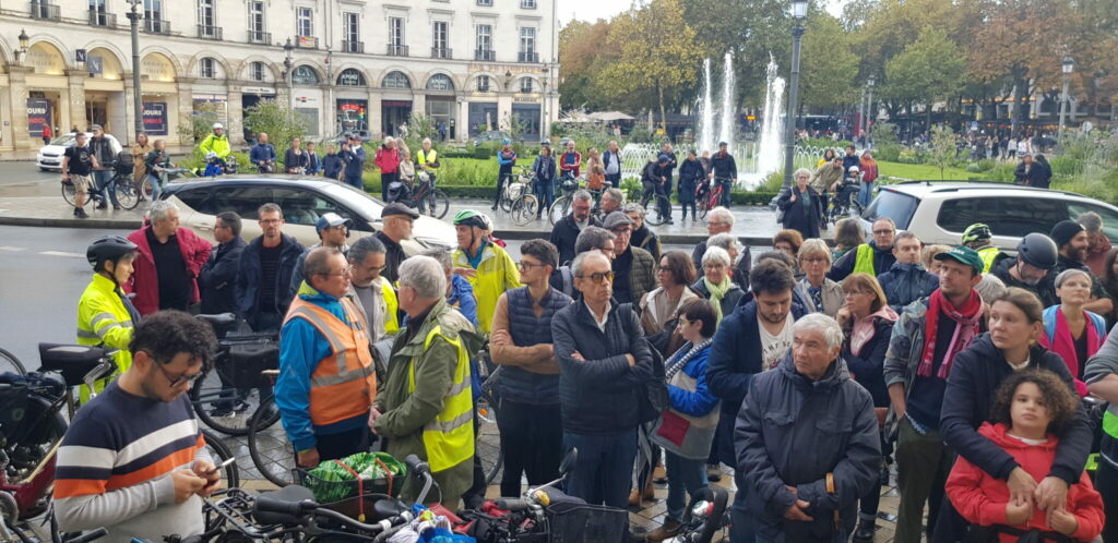 Hommage à Marion et à Paul, Tours, le samedi 19 octobre 2024. ©Collectif Cycliste 37, octobre 2024.